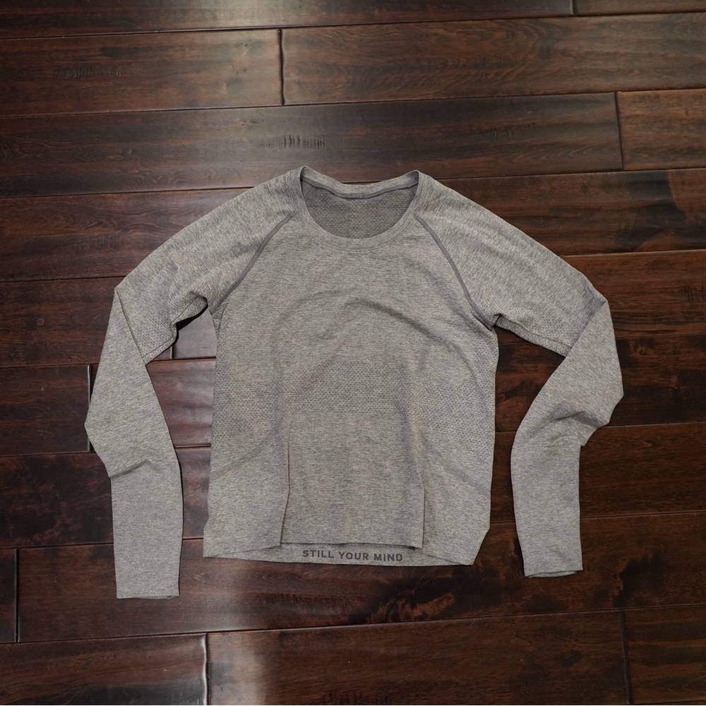 Lululemon Swiftly Tech 2.0 Long Sleeve Race Length, Color Gray, Size 8